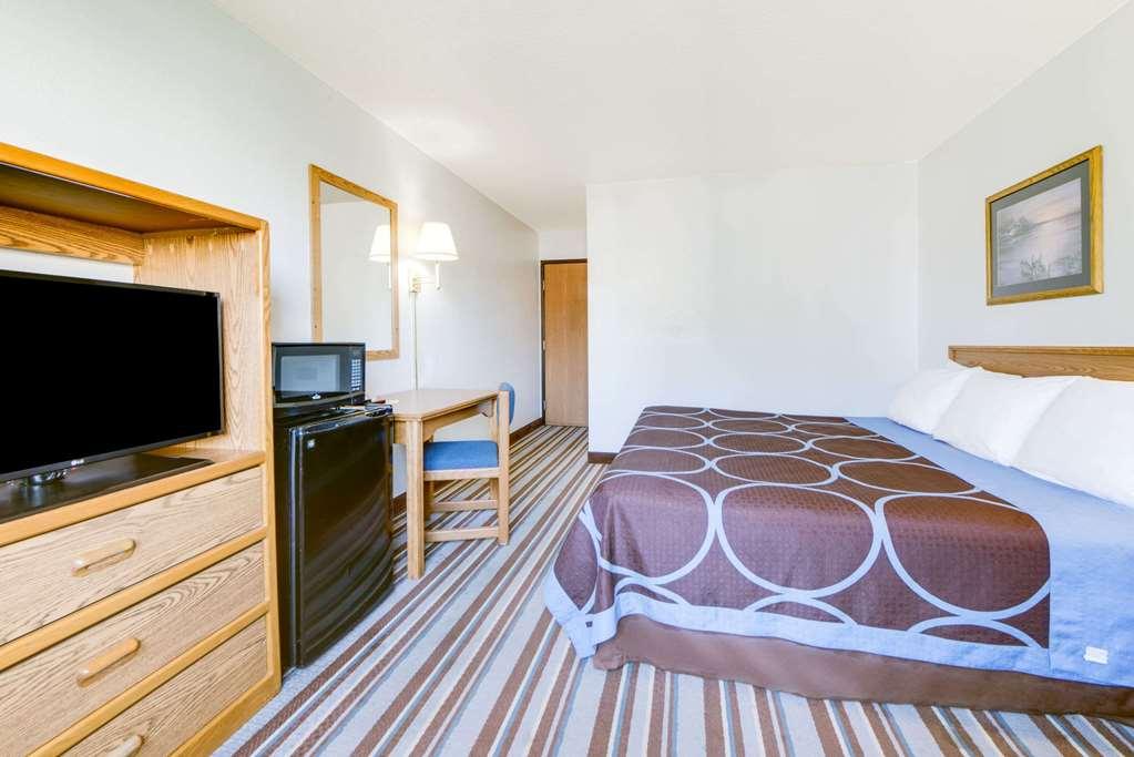 Super 8 By Wyndham Burlington Hotel Стая снимка