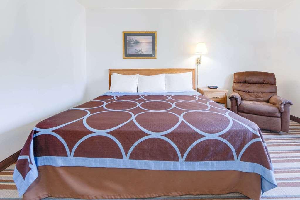 Super 8 By Wyndham Burlington Hotel Стая снимка